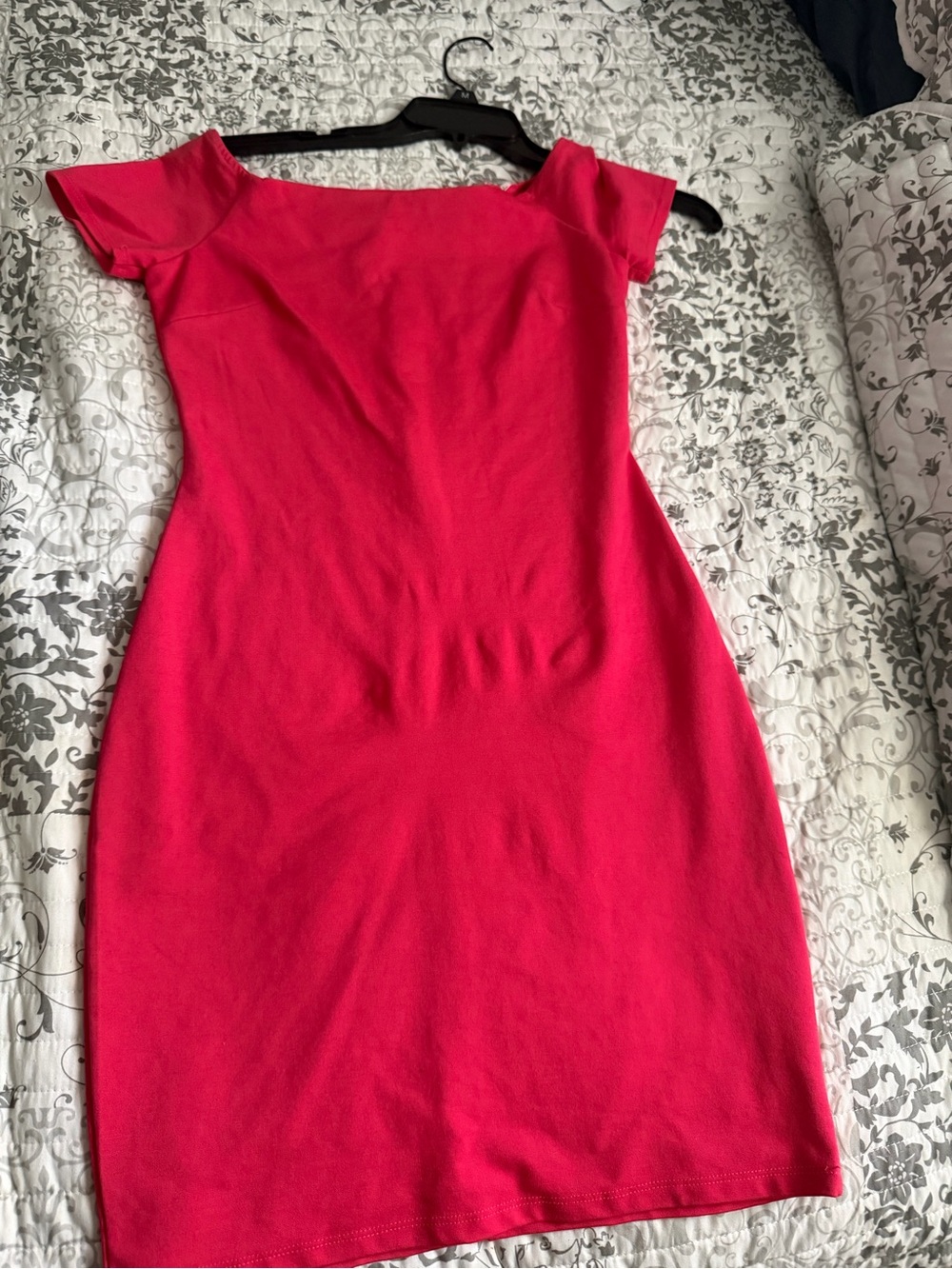 Off-the-shoulder, short-sleeve bodycon dress from Lulus size medium